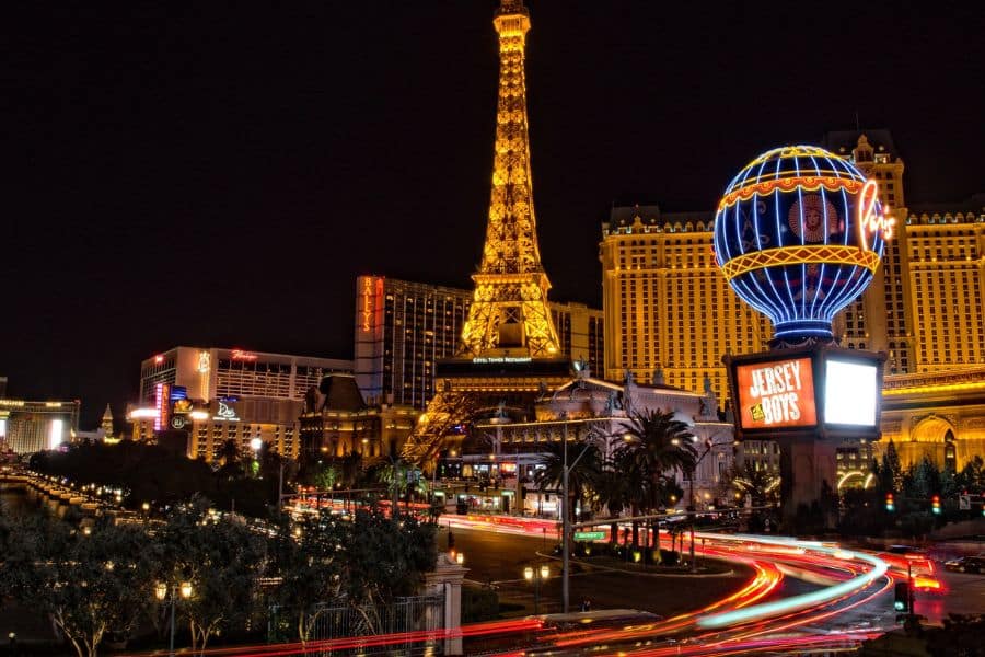 watch a magic show in Vegas