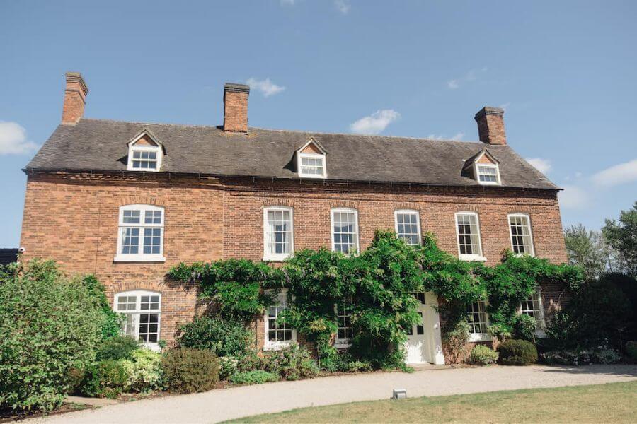 Alrewas Hayes wedding venue with stone courtyard