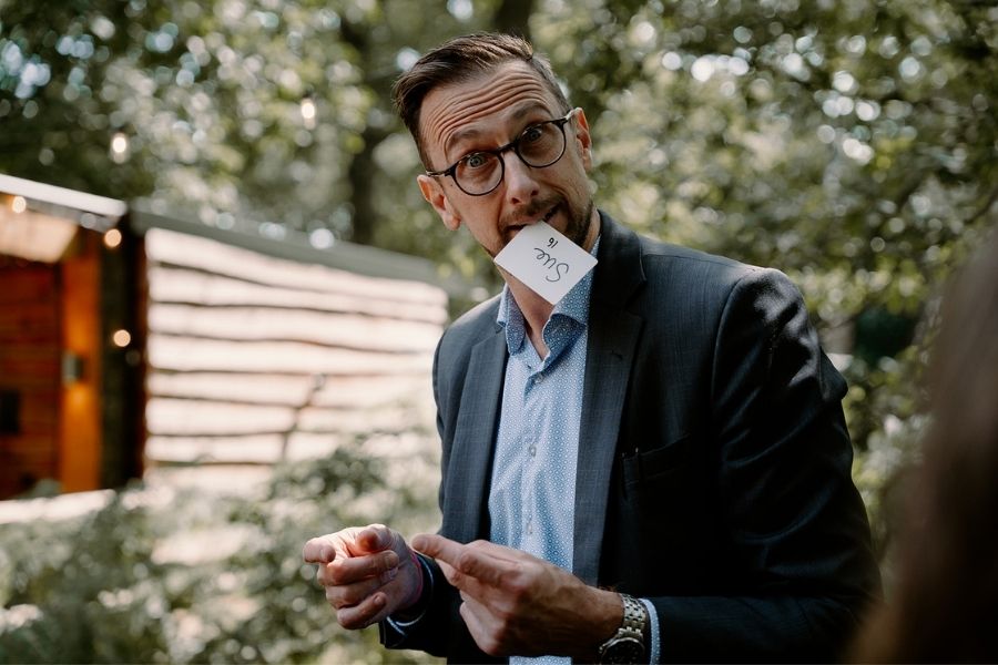 How to Choose a Wedding Magician