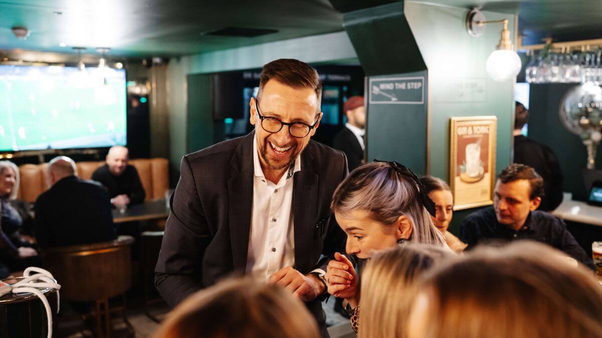 Close-Up Chris performing close-up magic at a corporate event