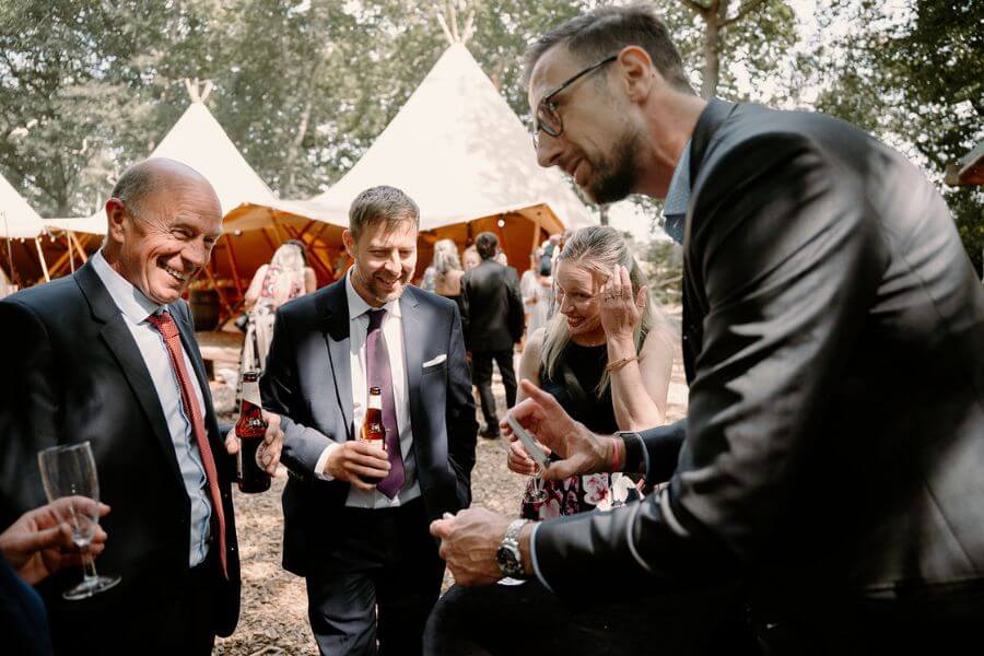 How much does a wedding magician cost