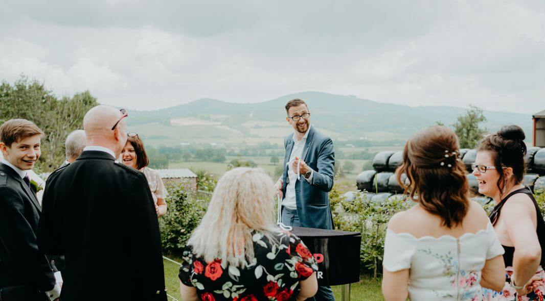 Five-star wedding review for Close-Up Chris