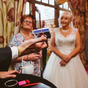 watch mark 700_700 watch steal