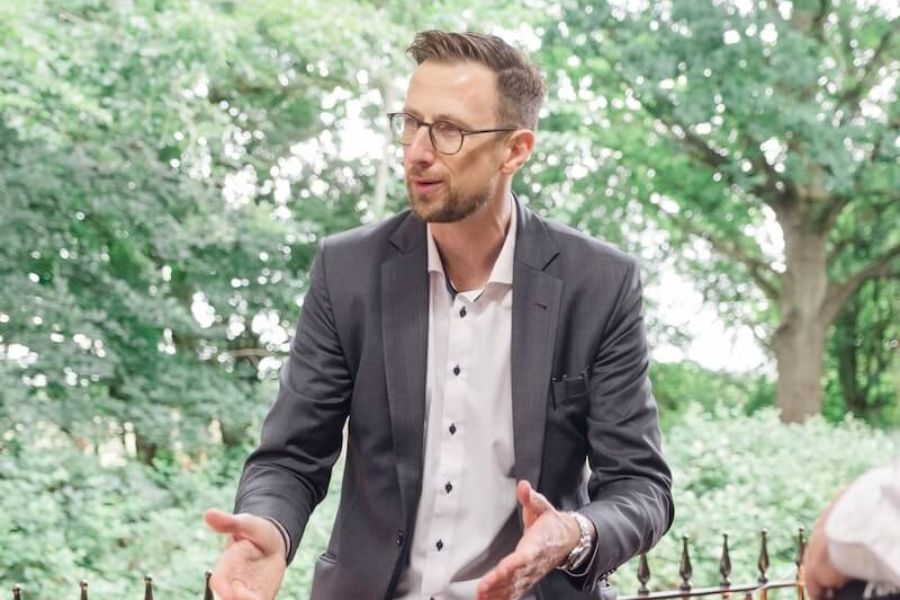 ✨Close-Up Chris Magician✨