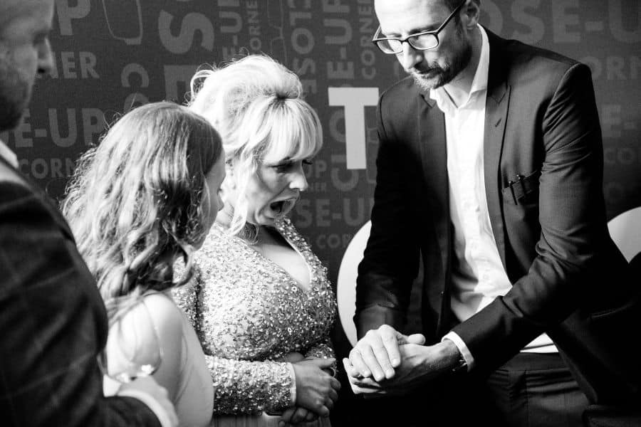 Why hire a close-up magician?6 Why hire a close-up magician?