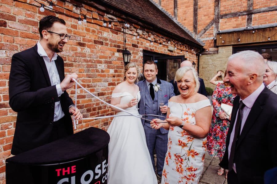 Why hire a close up magician? Why hire a close up magician?