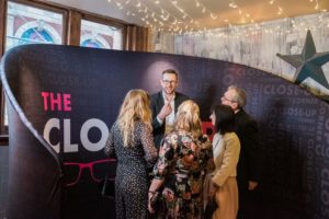 CLOSE-UP CORNER 2 CLOSE-UP CORNER