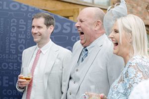 CLOSE-UP CORNER 3 CLOSE-UP CORNER