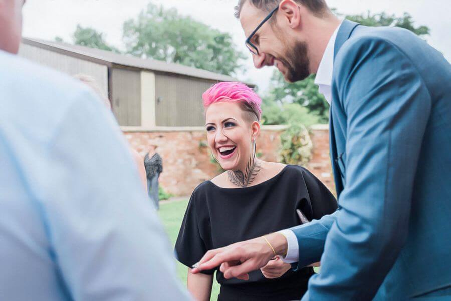 reasons to hire a wedding magician11 entertain after the ceremony