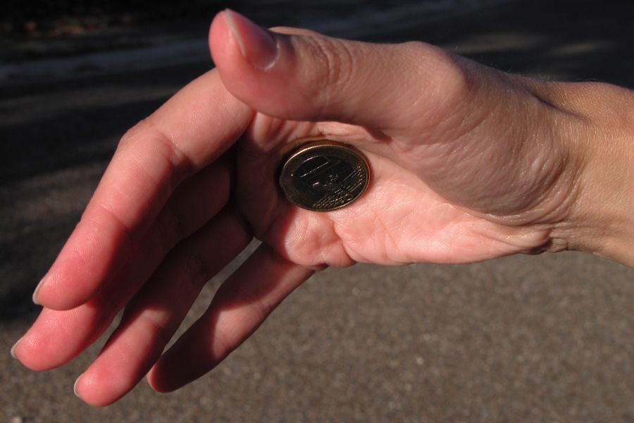 define sleight of hand2 palming a coin