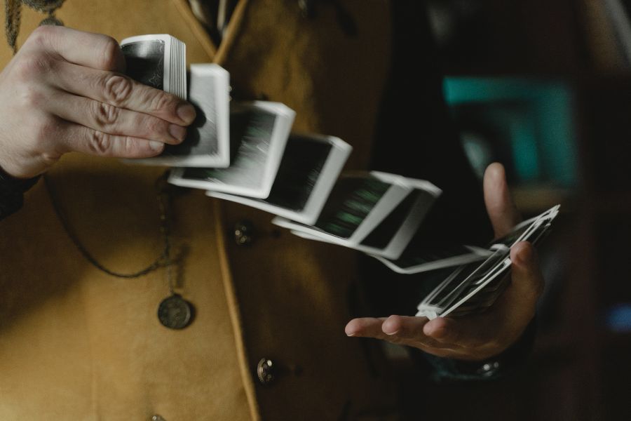 define sleight of hand3 card spring