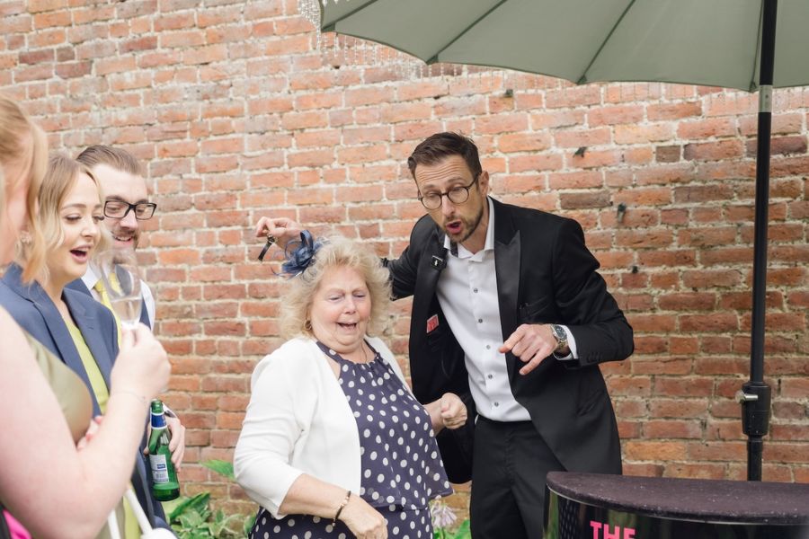 wedding magician warwickshire1 magician