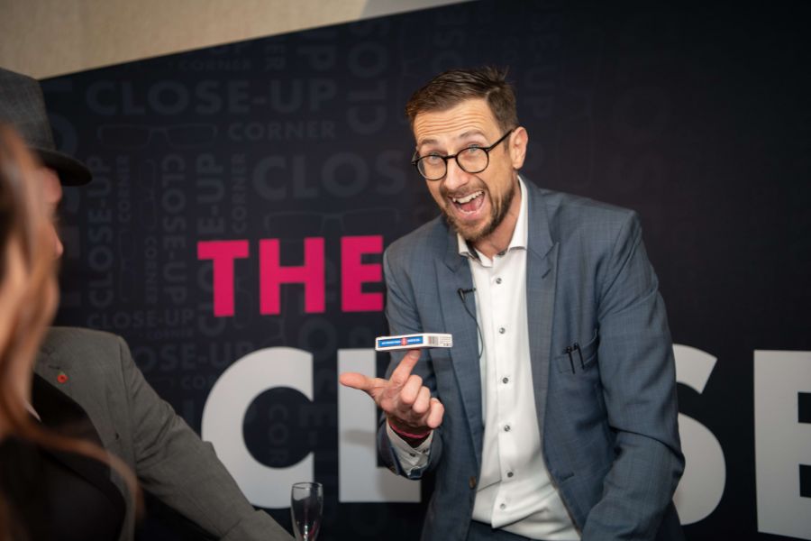 ✨Close-Up Chris✨